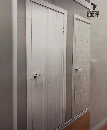 Межкомнатная дверь с покрытием винил Граффити-32 Grey Pro
