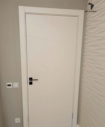Межкомнатная дверь с покрытием винил Граффити-5.Д Super White