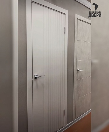 Межкомнатная дверь с покрытием винил Граффити-32 Grey Pro